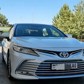 Toyota Camry 2021