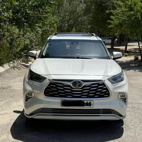 Toyota Highlander 2020