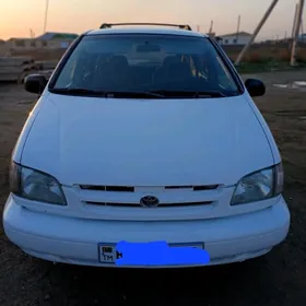 Toyota Sienna 1999