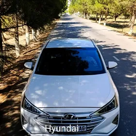 Hyundai Elantra 2020