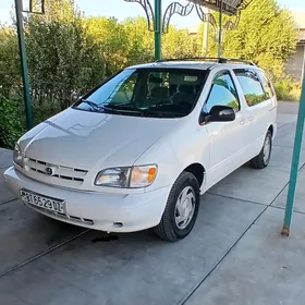 Toyota Sienna 2000