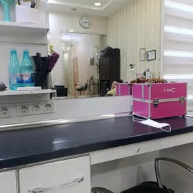 Salon arenda