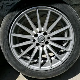 Nissan Versa diska teker