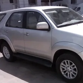 Toyota Fortuner 2014