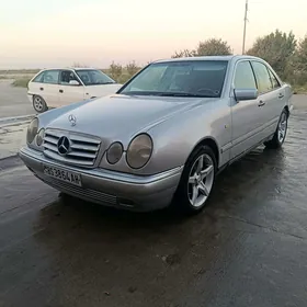 Mercedes-Benz E320 1996