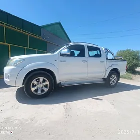 Toyota Hilux 2011