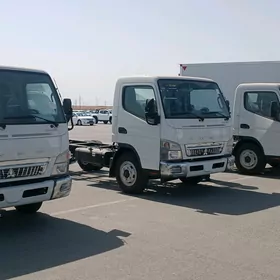 Mitsubishi Canter 2025