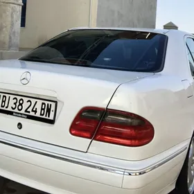 Mercedes-Benz E320 2000