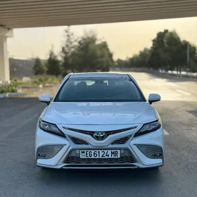 Toyota Camry 2021