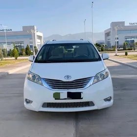 Toyota Sienna 2012