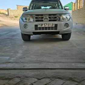 Mitsubishi Pajero 2013