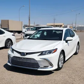 Toyota Camry 2021