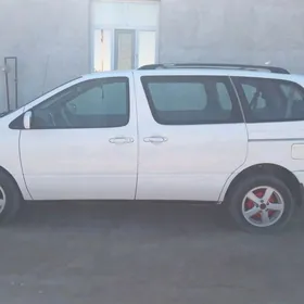 Toyota Sienna 2000