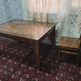 Детский столик и стульчик