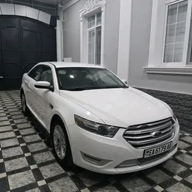 Ford Taurus 2019