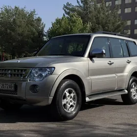 Mitsubishi Pajero 2008