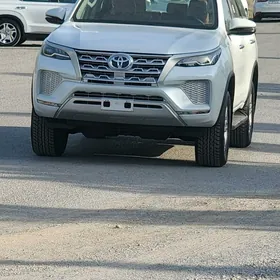 Toyota Fortuner 2024