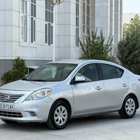 Nissan Versa 2011