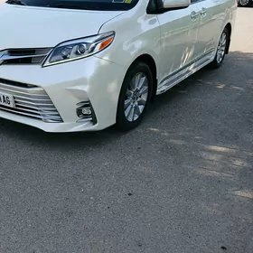Toyota Sienna 2018