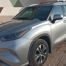 Toyota Highlander 2021
