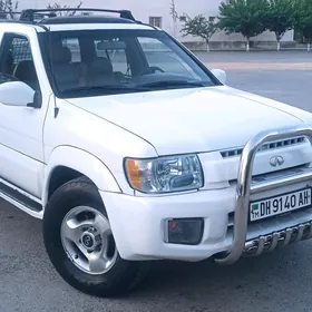 Infiniti QX4 2001
