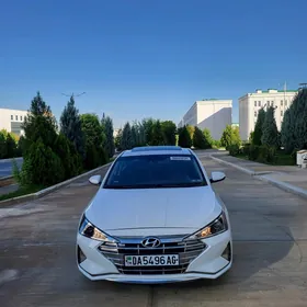Hyundai Elantra 2020