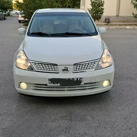 Nissan Tiida 2008