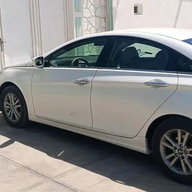 Hyundai Sonata 2011