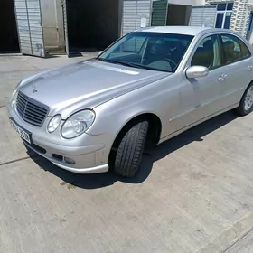 Mercedes-Benz E320 2003