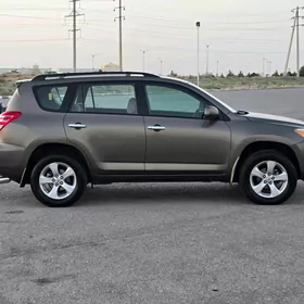 Toyota RAV4 2011