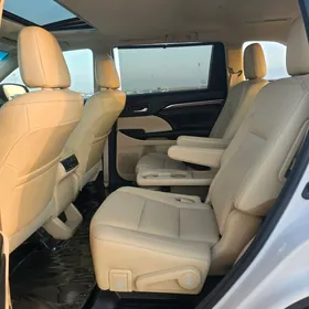 Toyota Highlander 2019