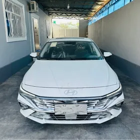 Hyundai Elantra 2025