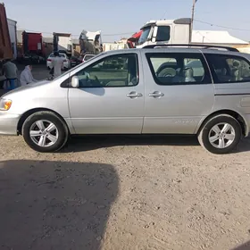 Toyota Sienna 2002