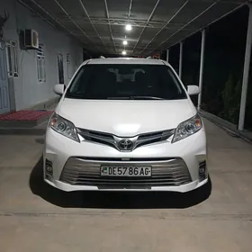 Toyota Sienna 2019