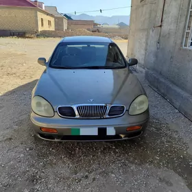 Daewoo Leganza 1998
