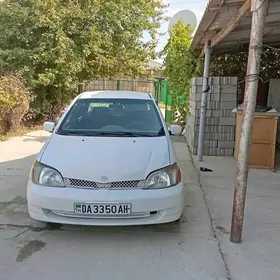 Toyota Echo 2000