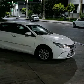 Toyota Camry 2016