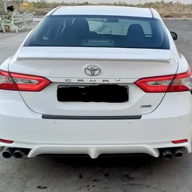Toyota Camry 2018