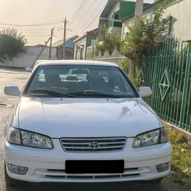 Toyota Camry 2001