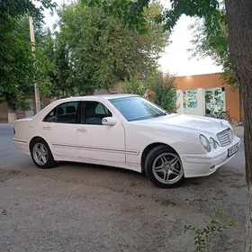 Mercedes-Benz E-Class 2001