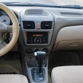 Nissan Sunny 2010