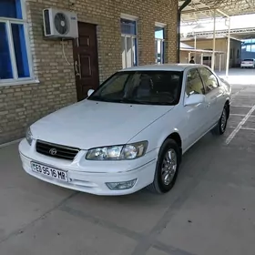 Toyota Camry 2000