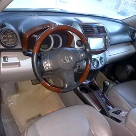 Toyota RAV4 2011