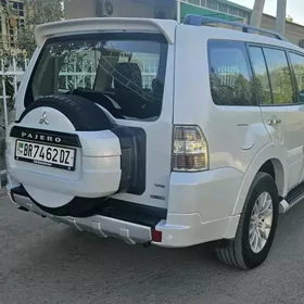 Mitsubishi Pajero 2008