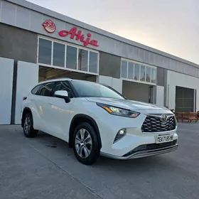 Toyota Highlander 2021