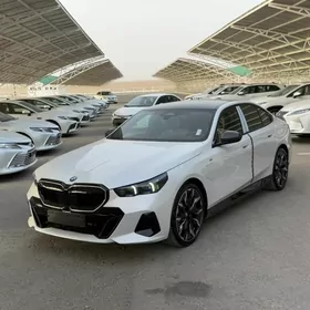 BMW 550 2025
