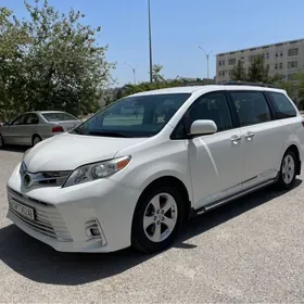 Toyota Sienna 2018