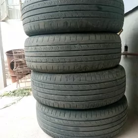 westlak 215/60/16