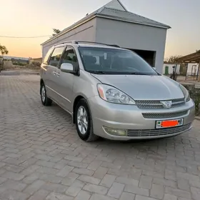 Toyota Sienna 2004