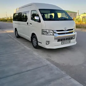 Toyota Hiace 2005